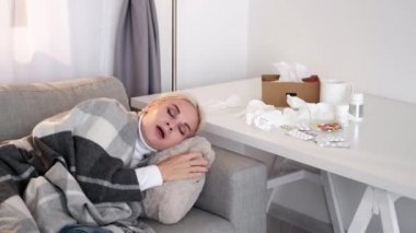 Grip hastası kadın enfeksiyonu kapmak.
