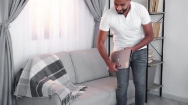 freelance work arabian man virtual communication