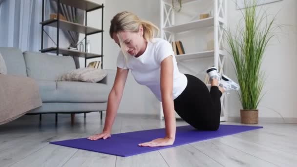 Enjoying fitness sportive woman strong body slim — стоковое видео