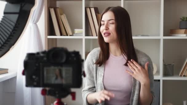 Video record influencer woman self presentation — Stock videók