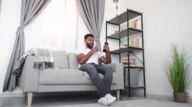 virtual communication arabian man home conference