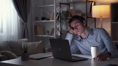 distance work exhausted man online translation