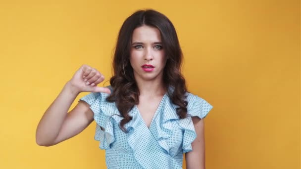 Meme pekerjaan buruk wanita tidak suka isyarat kecewa — Stok Video
