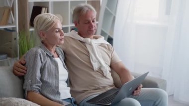 online toplantı mutlu çift uzaklık eğitimi
