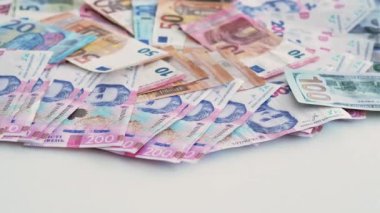 Nakit para döviz Euro dolar Hryvnia
