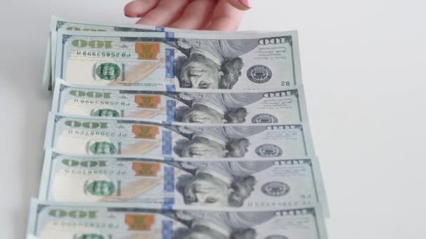 Investeringswinst hand contant geld ons dollars lus — Stockvideo