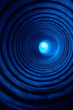 neon tünel bulanık arka plan parlak mavi daireler koyu