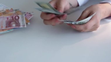 döviz kuru değer el sayma para