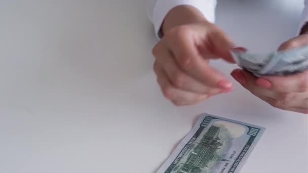 Фінансовий дохід гроші інвестиції рука готівка долар — стокове відео