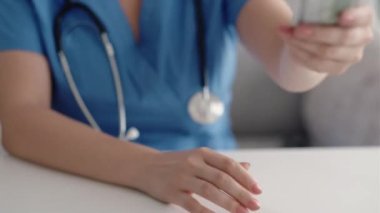 Doktor rüşvet verdi sağlık hizmetleri yolsuzluğu para alıyor