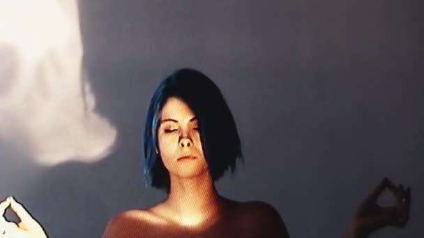 Analog video anxiety relief angry woman meditating — Stock Video