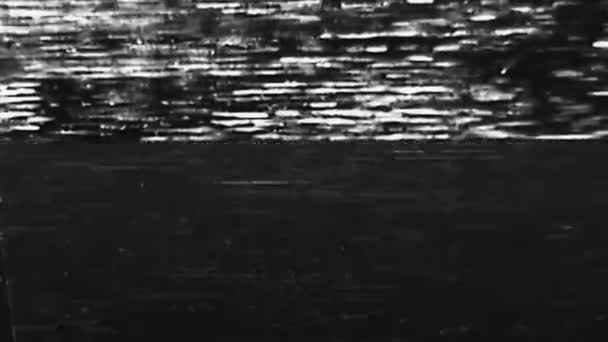 Старый глюк телевизора статический шум черный белый искажение — стоковое видео