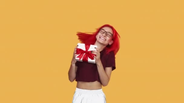 Festive present gift joy happy girl jumping box — Stock Video