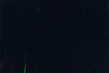 Toz çizikleri eski film filtresinin eski maskesini örtüyor