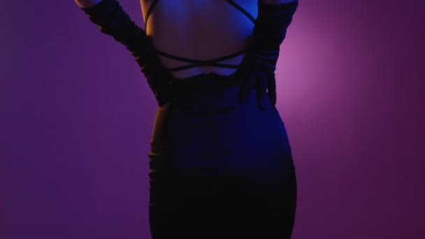 Klasik moda şehvetli kadın cazibeli neon ışık — Stok video