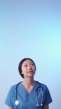 Klinik Sağlık Hizmetleri reklamcısı kadın