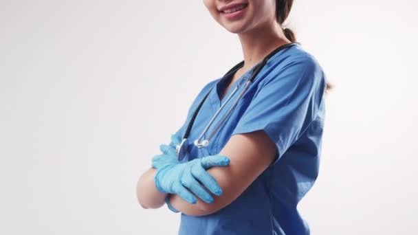 Уверенный врач медицинский герой радостная женщина — стоковое видео