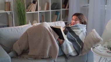 Virüs hastası kadın, iyileşme sürecinde.