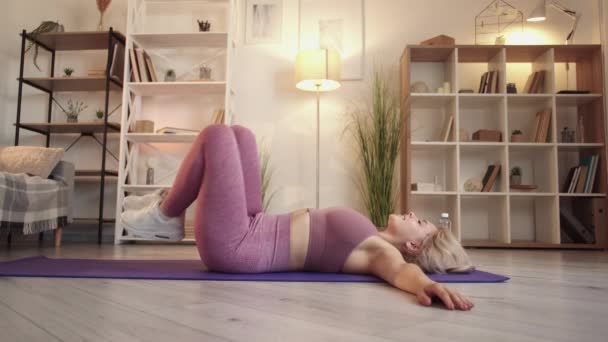 Fitness sport abs exercício casa ginásio mulher formação — Vídeo de Stock