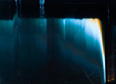 Çatlak kaplama toz çizikler doku bozulması koyu renk.