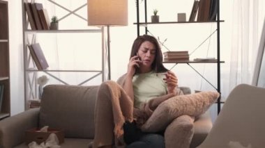 Beklenmedik hastalıklı kadın mesafe desteği