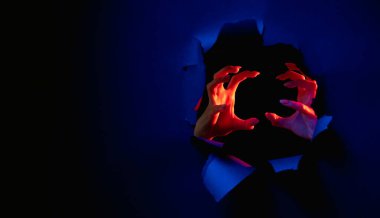 Gece terörü Ürkütücü jest eller çığır açıyor