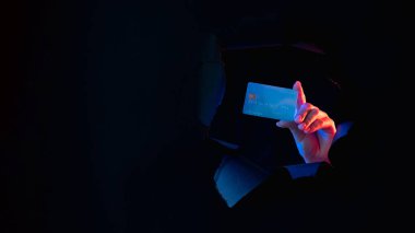 Banka dolandırıcılığı para transferi risk el kredi kartı