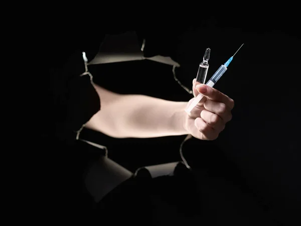 Вакцина постріл наркотиків ін'єкції рука ампула шприц — стокове фото