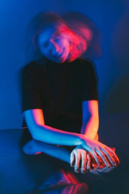 akli dengesizlik çift taraflı hüsrana uğramış kadın