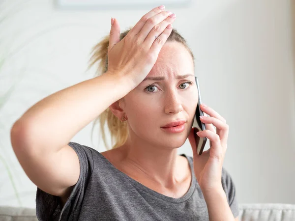 Headache suffer exhausted woman online pharmacy — Stock Photo, Image