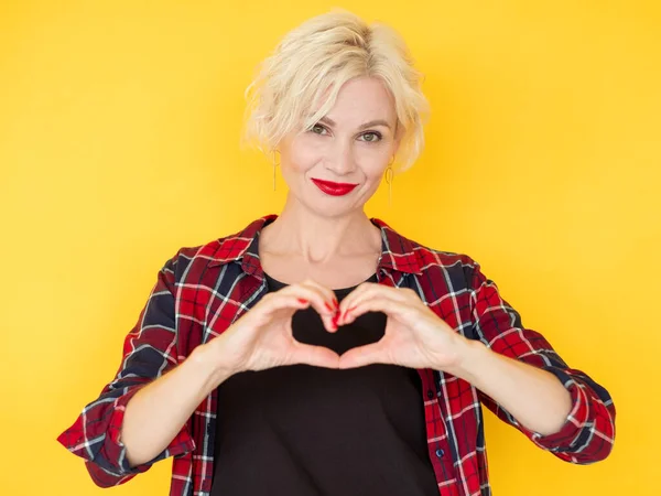 Amor cuidado afectado mujer sentimientos expresión — Foto de Stock