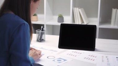 online konferans video arama projesi kadın tableti