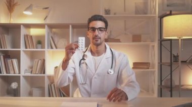 Reçeteli reçeteli erkek doktor desteği