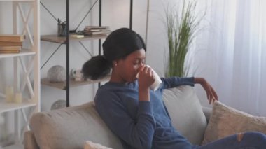 Kahve rahat hafta sonu ev kadını dinlenme koltuğu