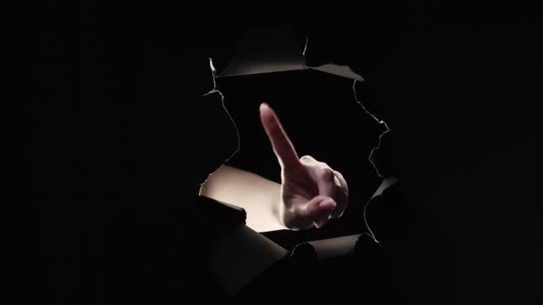 Dedo wag aviso sem gesto mão parede rasgada preta — Vídeo de Stock