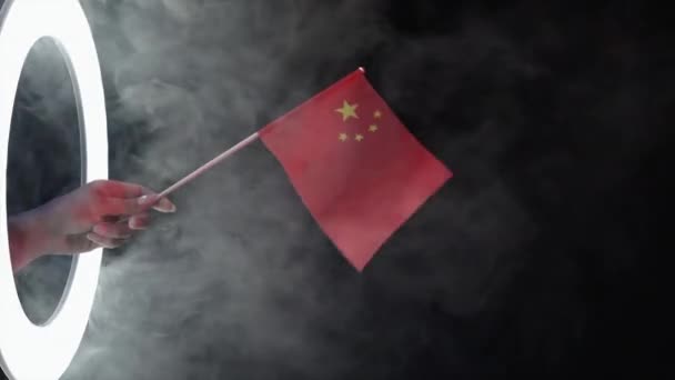 Chiny flaga patriotyczny symbol strony dym na czarny — Wideo stockowe