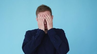 Ce-e-ee, sürpriz yüzlü, eğlenceli oyun adamı Gif Loop 'u saklıyor.
