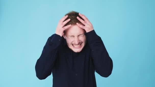 Bolest hlavy stres tlak muž hlava gif smyčka — Stock video