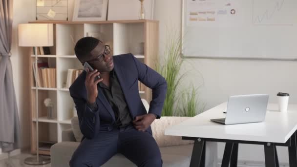 Бізнес дзвінок корпоративний зв'язок чоловік телефон — стокове відео