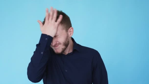 얼굴, 손바닥 이 불편 한 남자 스트레스주는 실수 — 비디오