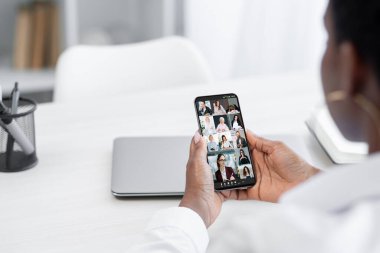 mobil video görüşmesi çevrimiçi toplantı telefonu çevrimiçi takım