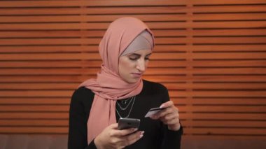 mobil ödeme internet alışveriş kadın kredi kartı