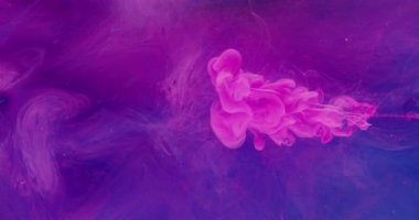 mürekkep suyu harmanı renk karışımı neon mor flaş ışığı