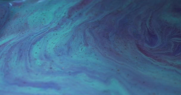 Pływający kolor farby płyn przepływ niebieski płyn bąbelkowy — Wideo stockowe