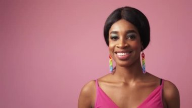 Romantik jest Sevgililer Günü Kadın hava öpücüğü