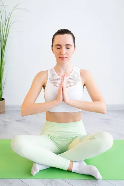Morning meditation yoga relaxation healthy woman — ストック写真