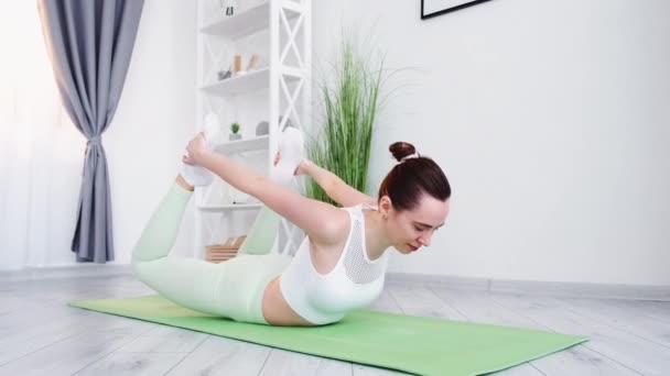 Ginástica treino desportivo estilo de vida mulher ginásio ioga — Vídeo de Stock