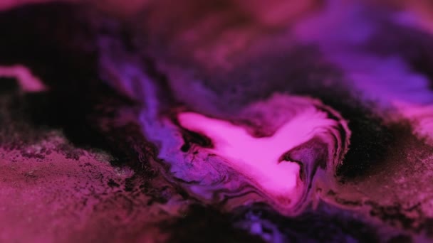 Чернила смесь текстуры цвет жидкости поток розовый фиолетовый черный — стоковое видео