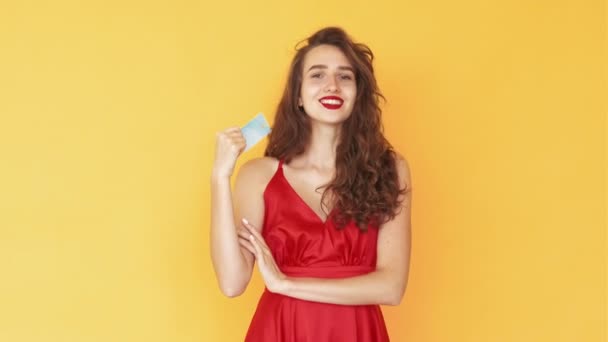 Online shopping confident woman meme expression — Vídeo de Stock