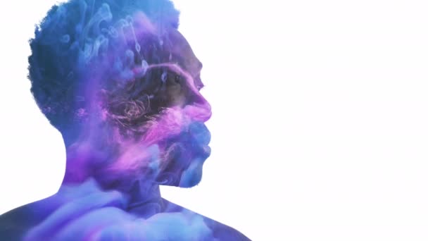 Spiritual chakra pensive man face purple blue mist — Stock video